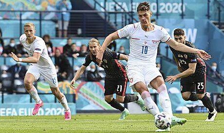 九游娱乐-鲜血换来一球一分 希克破门继续捷克迈向晋级线