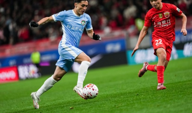 九游体育-鲁媒：阿卜杜肉苏力等多位泰山青训首轮获机会，贾非凡将面对旧主