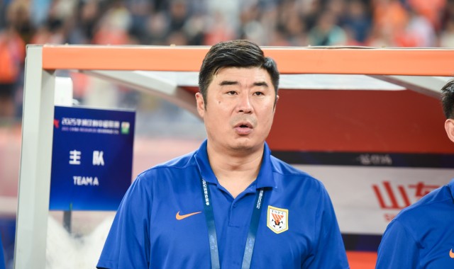 鲁媒：新赛季泰山一线队依然由韩鹏带队，宿茂臻以主教练身份报名